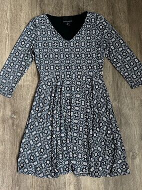 Cynthia Rowley Navy and White Printed V‑Neck Stretch Dress Medium